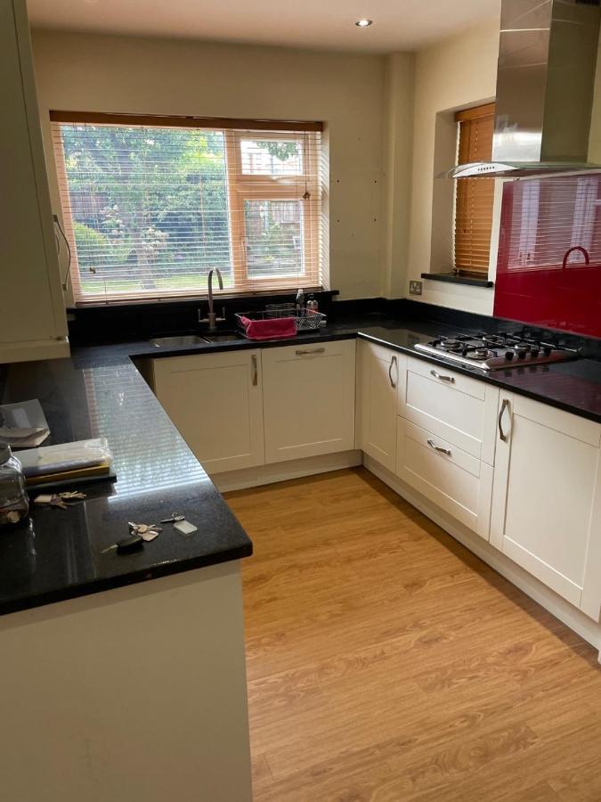 Vila 5 Bed House, 32 Tutbury Avenue, Cannon Park, Coventry, Cv4 7Bj Exteriér fotografie